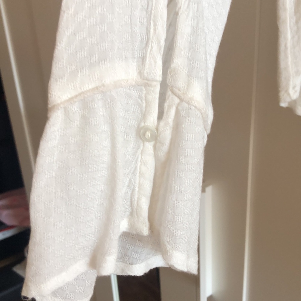 Painter Flowy Ruffled Blouse - Picture 4 of 7